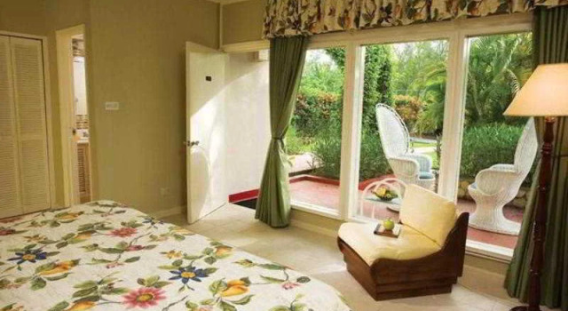 Hotel Breezes Trelawny Resort & Spa