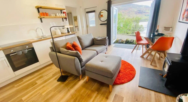 Cosy 1 bed Cottage w/ Wood Burner & Stunning Views, Book Feriehus Villaer i Stirlingshire, Villa