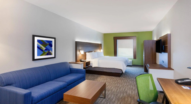 Двухместный люкс Holiday Inn Express Hotel & Suites PORT ARTHUR by IHG