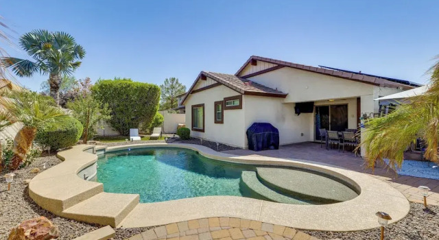 Коттедж 4 Mi to Luke Afb: Family Home w/ Pool & Grill