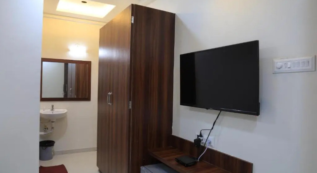 Hotel StayBird - Nest, Kharadi, Забронировать Отель Отели штата Махараштры 3 звезды, 3*