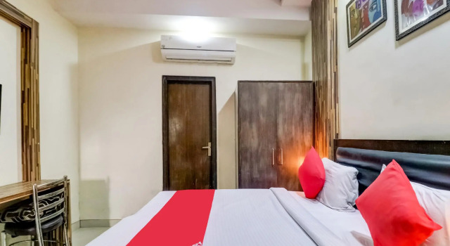 OYO 77865 Hotel 555, Varaa Hotelli Faridabad Haryana