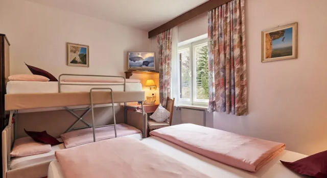 Четырёхместный семейный номер Standard Hotel Maria