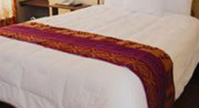 Hostal Turistico Titikaka, Rezervasyon Otel Puno Peru, Puno Cathedral yakınında