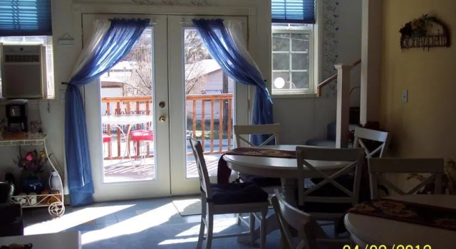 The Well Made Bed and Breakfast, Book Hotel Chelan Washington (state)