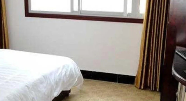 Enshi Liyuan Hotel, Prenota Hotel Hotel a Enshi Prefecture con parcheggio, Parcheggio