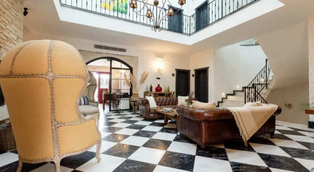 Alachi Hotel