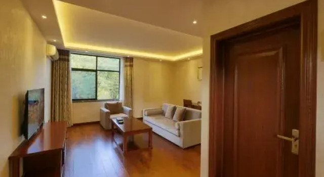 Люкс с видом на горы Zhuhai Renjia Hotel