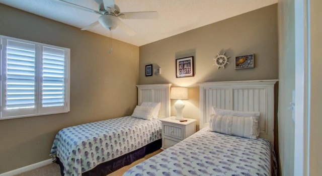 Spacious 4th floor condo ON THE BEACH in the heart of Orange Beach, Prenota Hotel Hotel a Alabama con piscina, Piscina