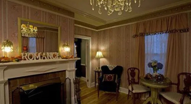 Town & Tide Inn, Забронировать Отель «постель и завтрак» Ньюпорт штат Род-Айленд, рядом с Исследовательский центр и океанариум
