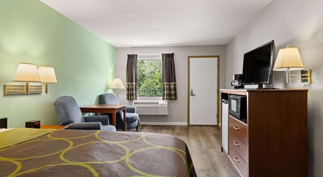 Люкс Deluxe Super 8 by Wyndham Branson - Shepherd of the Hills Exwy