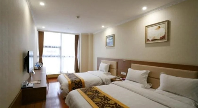 Longyao Hotel, Забронировать Отель Яньта 