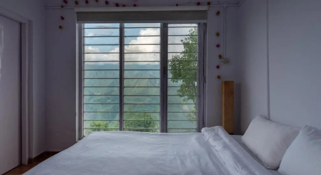 The Perch - 2bhk w panoramic hill view by Roamhome, Rezervovat Hotel Mussoorie Uttarakhand