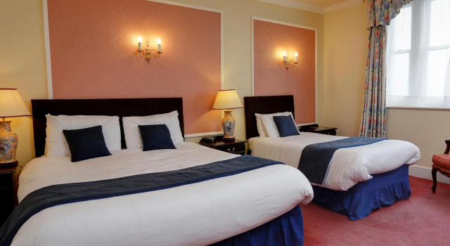 Трёхместный номер Standard с видом на море Royal Victoria Hotel