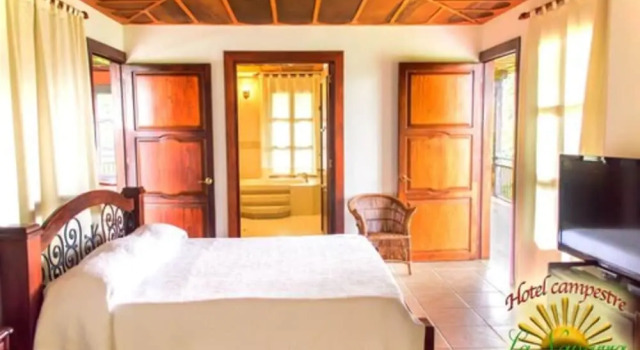 Четырёхместный люкс Luxury Hotel Campestre la Navarra