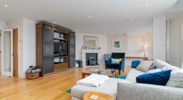 GuestReady - Spacious Apartment in Clapham Town