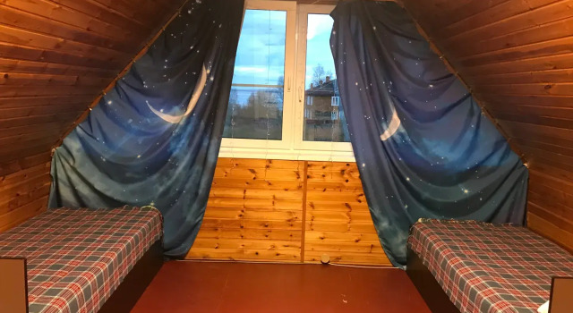 Guest house, Book Pension Hoteller i Kemsky District med parkering, Parkering
