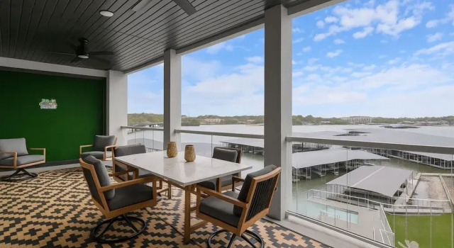 Номер Standard Family-fun Lakeside Luxury at Topsider in Osage w/ 2 Pools, Prime Views Pack N' Play & Games