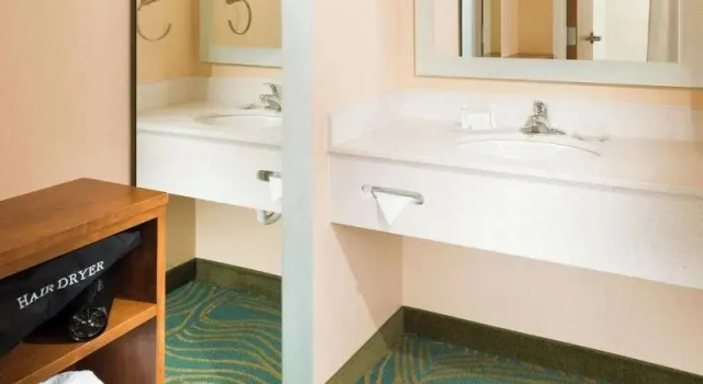 Четырёхместный люкс SpringHill Suites by Marriott Bentonville