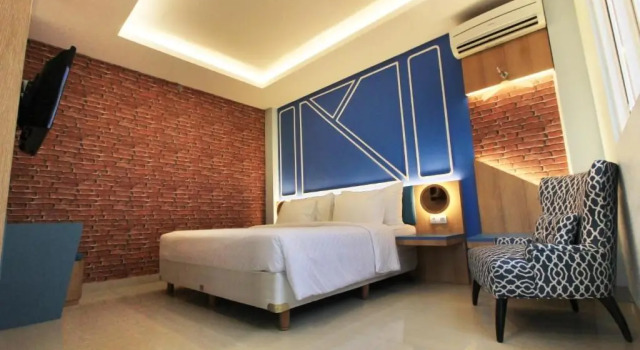 Полулюкс Uniq Hotel