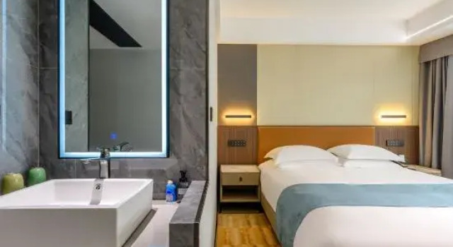Howard Johnson Yiding Plaza Taizhou, Prenota Hotel Hotel a Taizhou con parcheggio, Parcheggio