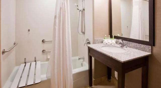 Четырёхместный номер Standard Holiday Inn Express & Suites Willmar by IHG