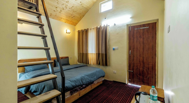 Hidden Valley Homestay, Pangot, Rezervovat Hotel Nainital Uttarakhand