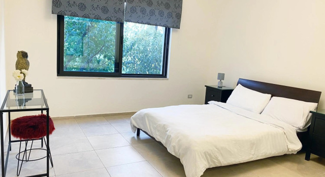 Contemporary Semi Villa Apartment with Private Entrance in Khalda, Брондау Пәтер Rujm ash Sharāʼirah Amman Governorate
