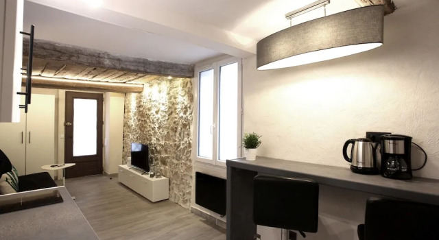 GregBnB - Confort moderne Charme de l'ancien, Забронировать Отель Отели Тулона с парковкой, рядом с Отель Де Артс, Парковка