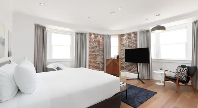 Номер Legacy Victorian Hotel