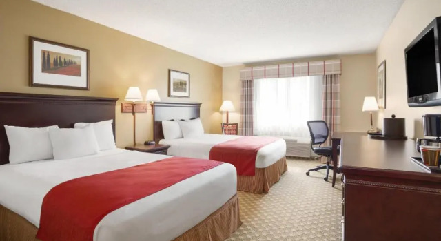 Четырёхместный номер Standard Country Inn & Suites by Radisson, Lincoln North Hotel and Conference Center, NE