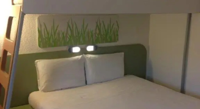 Четырёхместный номер Standard Ibis Budget Rambouillet