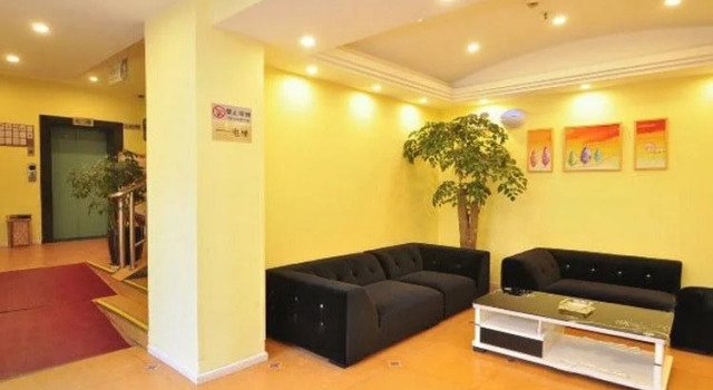 Home Inn Kunming Shuanglong, Prenota Hotel Guandu Kunming