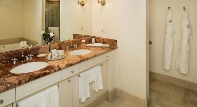 Номер Superior Williamsburg Inn, an official Colonial Williamsburg Hotel