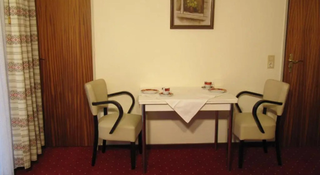Апартаменты Hotel Pension Marie-Luise, Hotel garni,Therme plus
