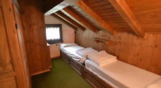 Cà Cedron - Relaxing Accommodation, Забронировать Отель Ливиньо Ломбардия, рядом с Кресельный подъёмник Кампо Сквола (нижняя станция)