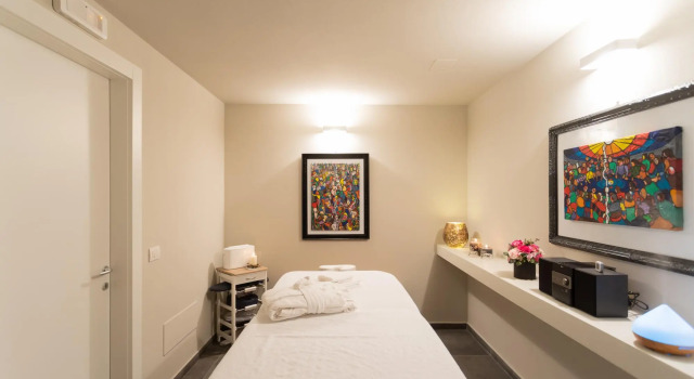 Valarin Como Luxory Apartment Wellness, Book Apartment Hotels in Como with a Pool, Swimming Pool