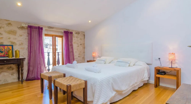 Blaveta, Book Hotel Vilafranca de Bonany Majorca