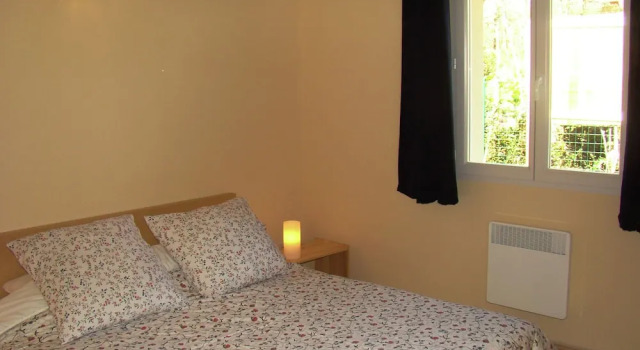 Cozy bungalow in the authentic French countryside, Rezervați Hotel Brossac Charente
