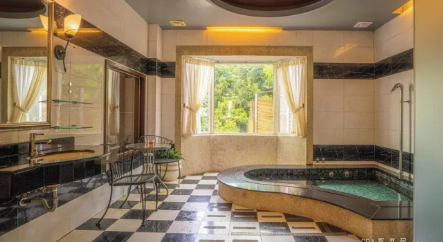 Standard Vierer Familie Zimmer mit Balkon Regale Motel