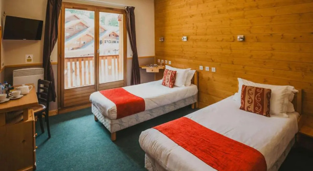 Двухместный номер Standard с видом на горы Hôtel Les Grangettes