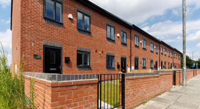 Air Host and Stay - Beautiful new build 3 bedroom house sleeps 8 minutes from LFC 21, Prenota Hotel Everton Liverpool