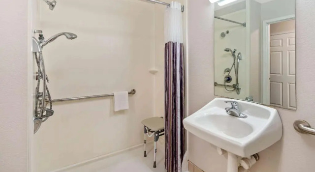 Номер Standard Stay Well Inn & Suites