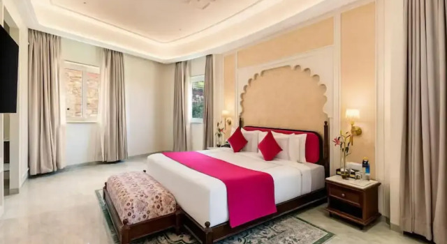 Люкс с балконом Sayaji Resort and Spa Udaipur