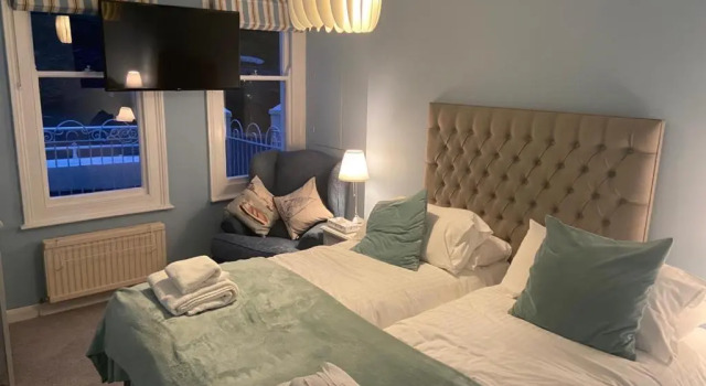 Flat 3, Glenthorne House, Salcombe, Boek Hotel Hotels in Merseyside met zwembad, Zwembad