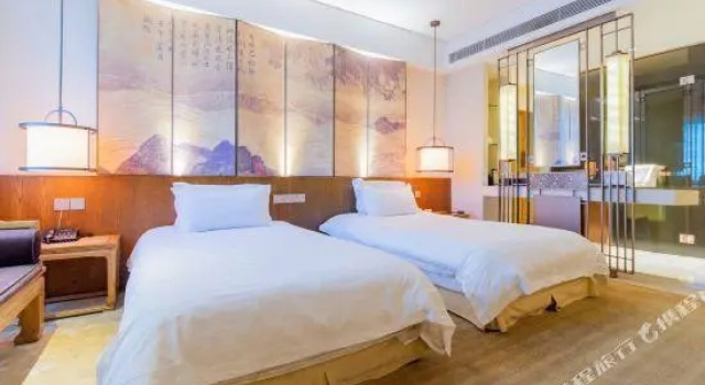 Люкс Hongrunyuan Business Hotel