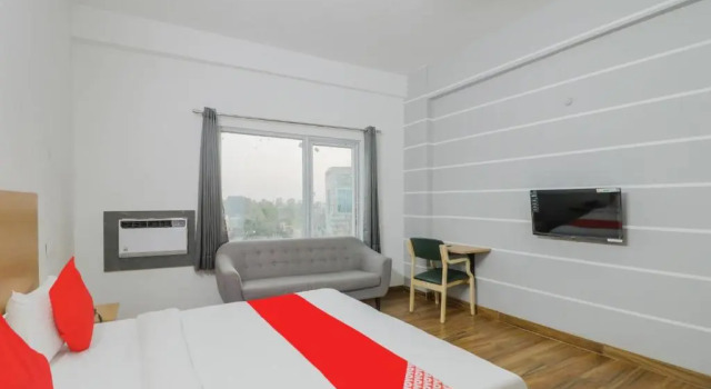 Номер Classic OYO 43024 Townhouse