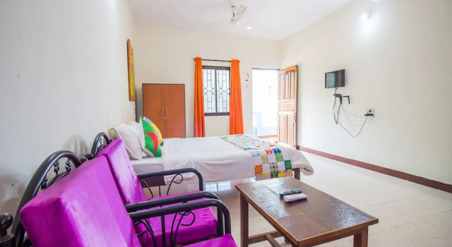 OYO 13211 Home Spacious Studio Morjim Beach, Prenota Hotel Morjim 