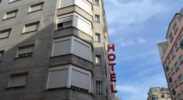 Hotel HHB Pontevedra Confort, Забронировать Отель Отели Понтеведра с парковкой, Парковка