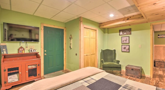 Dreamy Ellijay Resort Cabin w/ Game Room & Decks!, Buchen Sie Resort Ellijay 